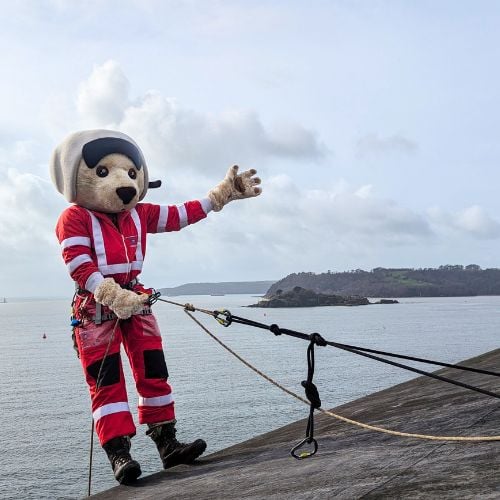 Devon Air Ambulance mascot, Ambrose take part in our Daring Descent